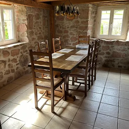 La Maison Dans Les Pres * ラバロッシュ